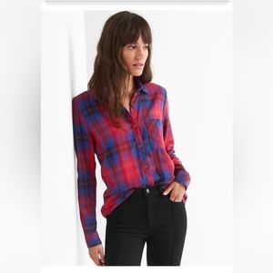 GAP Small, women’s red & blue button front plaid shirt.